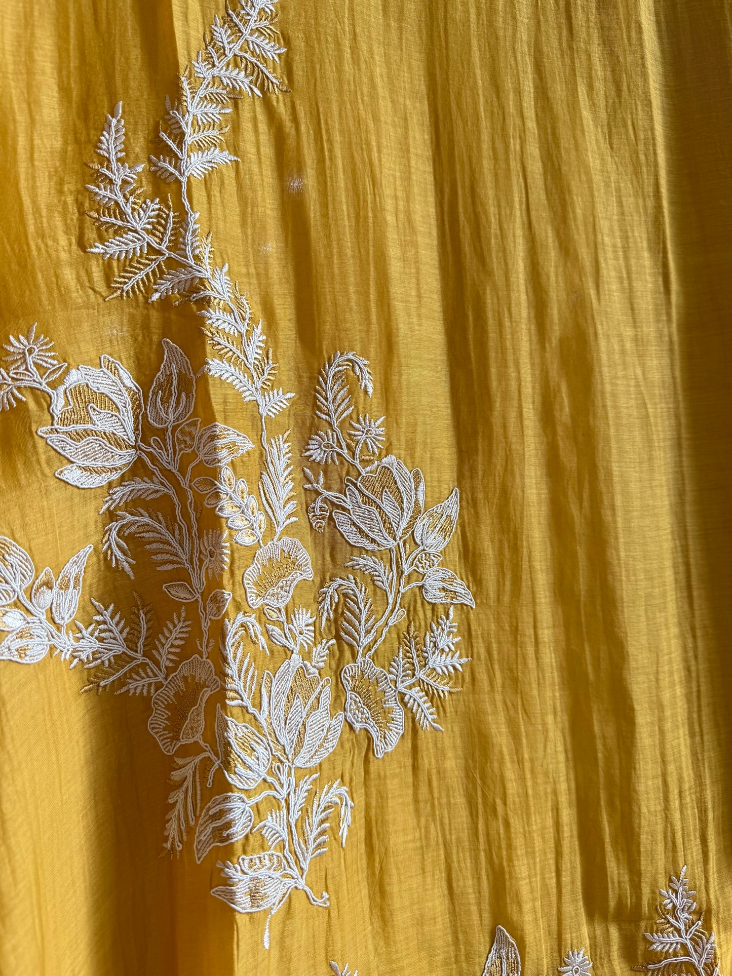 Luxurious aari work Mul chanderi suit