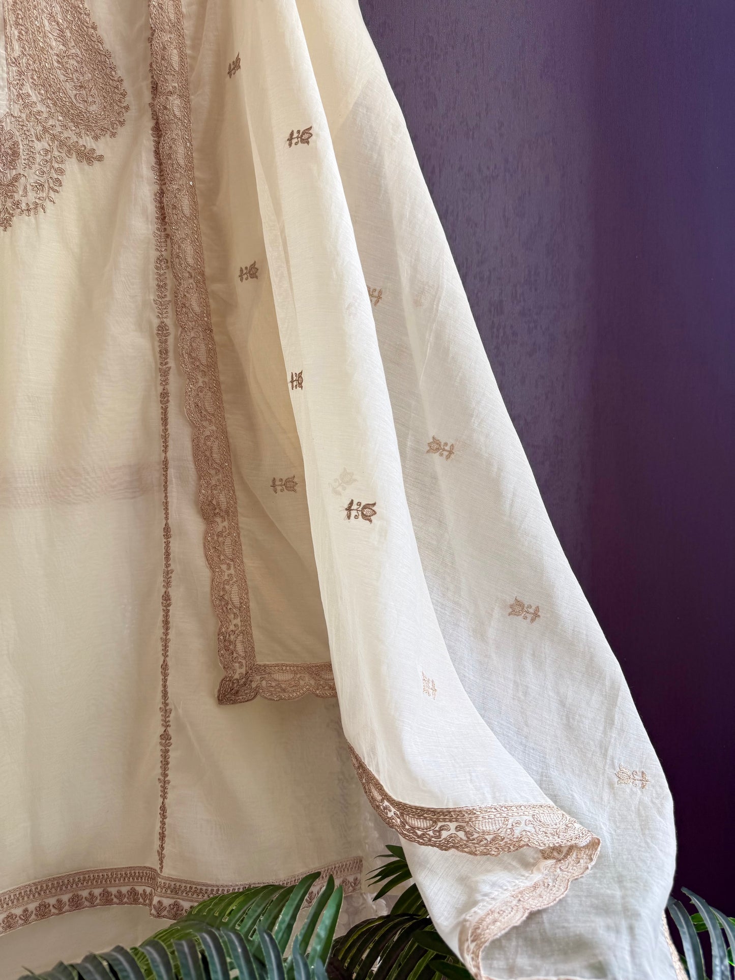 Luxurious Mul chanderi dori sitara suit