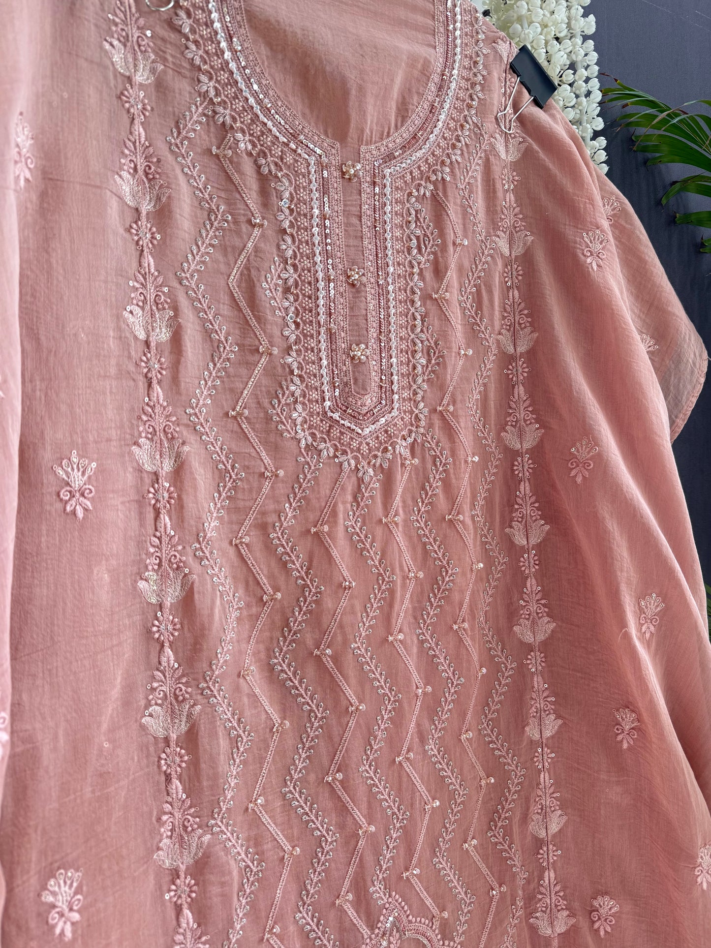 Luxurious Mul chanderi lucknowi bouquet suit