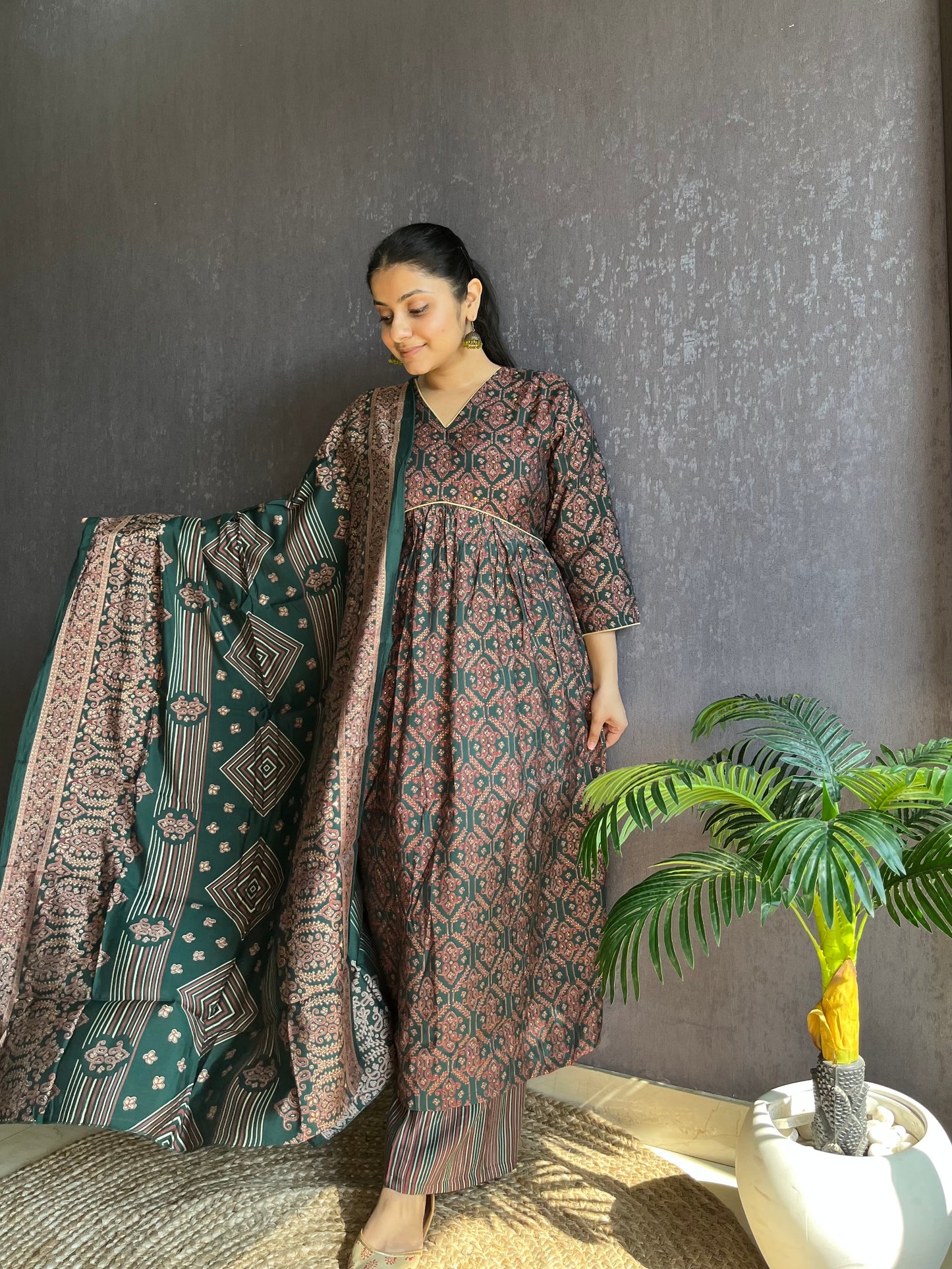 Alia cut printed suit set