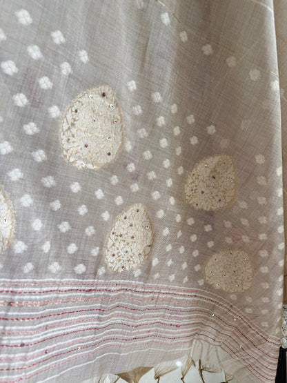 Linen paisley frenchknot suit