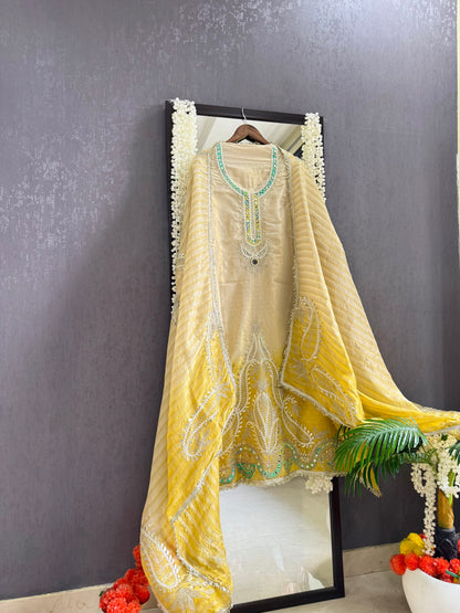 Luxurious Gotapatti ombré suit