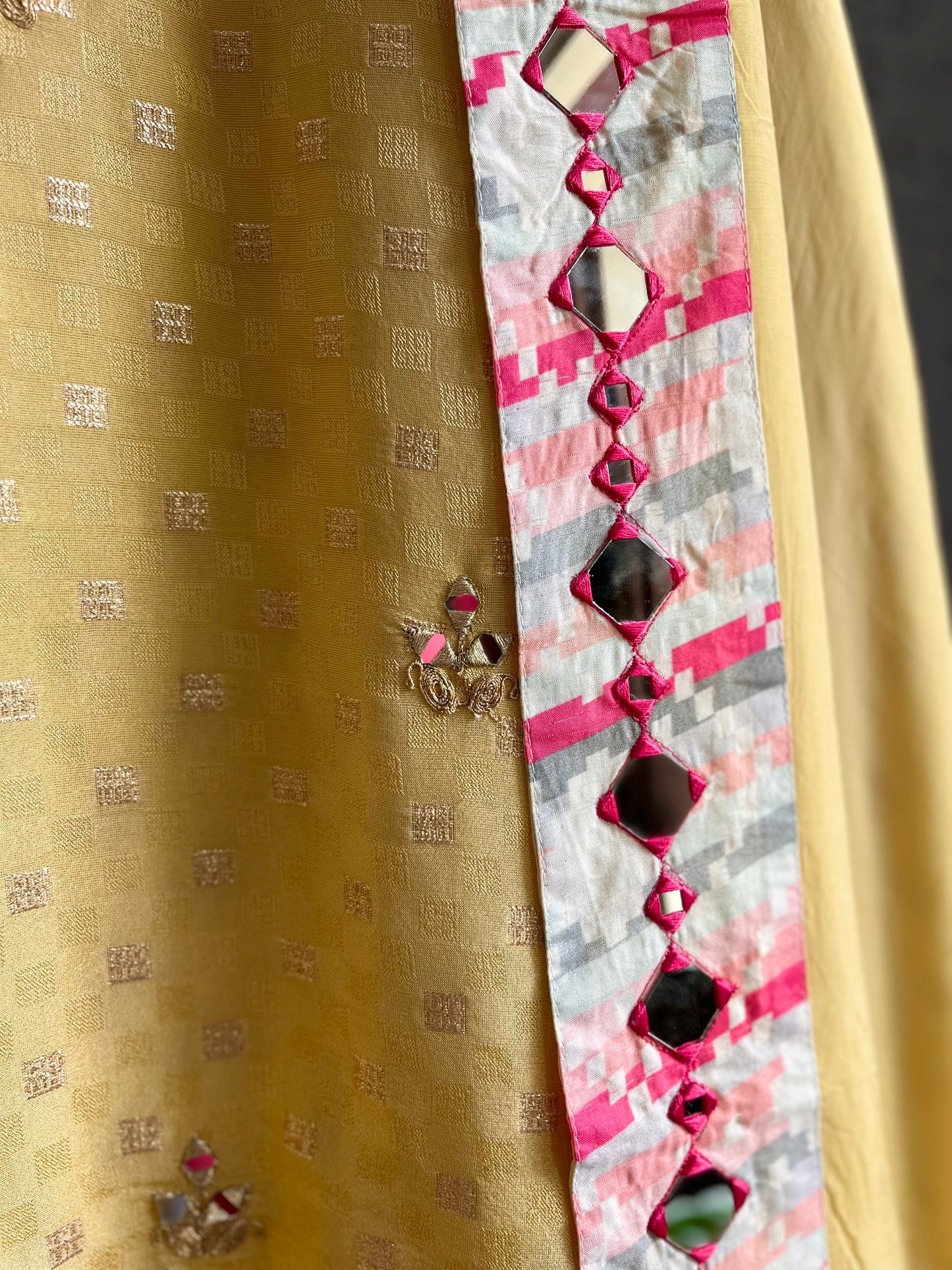 Luxurious sheesha aari work Tissue silk suit