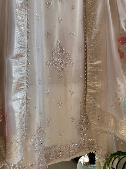 Luxurious handwork suit