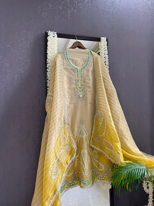 Luxurious Gotapatti ombré suit