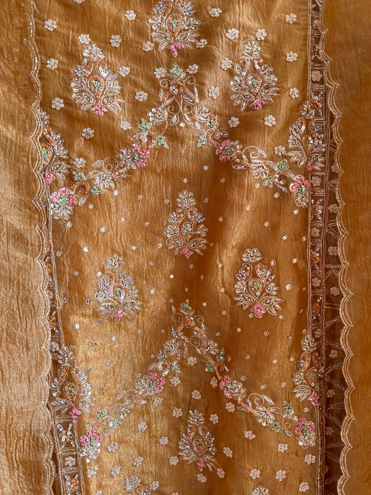 Luxurious Heeramandi suit
