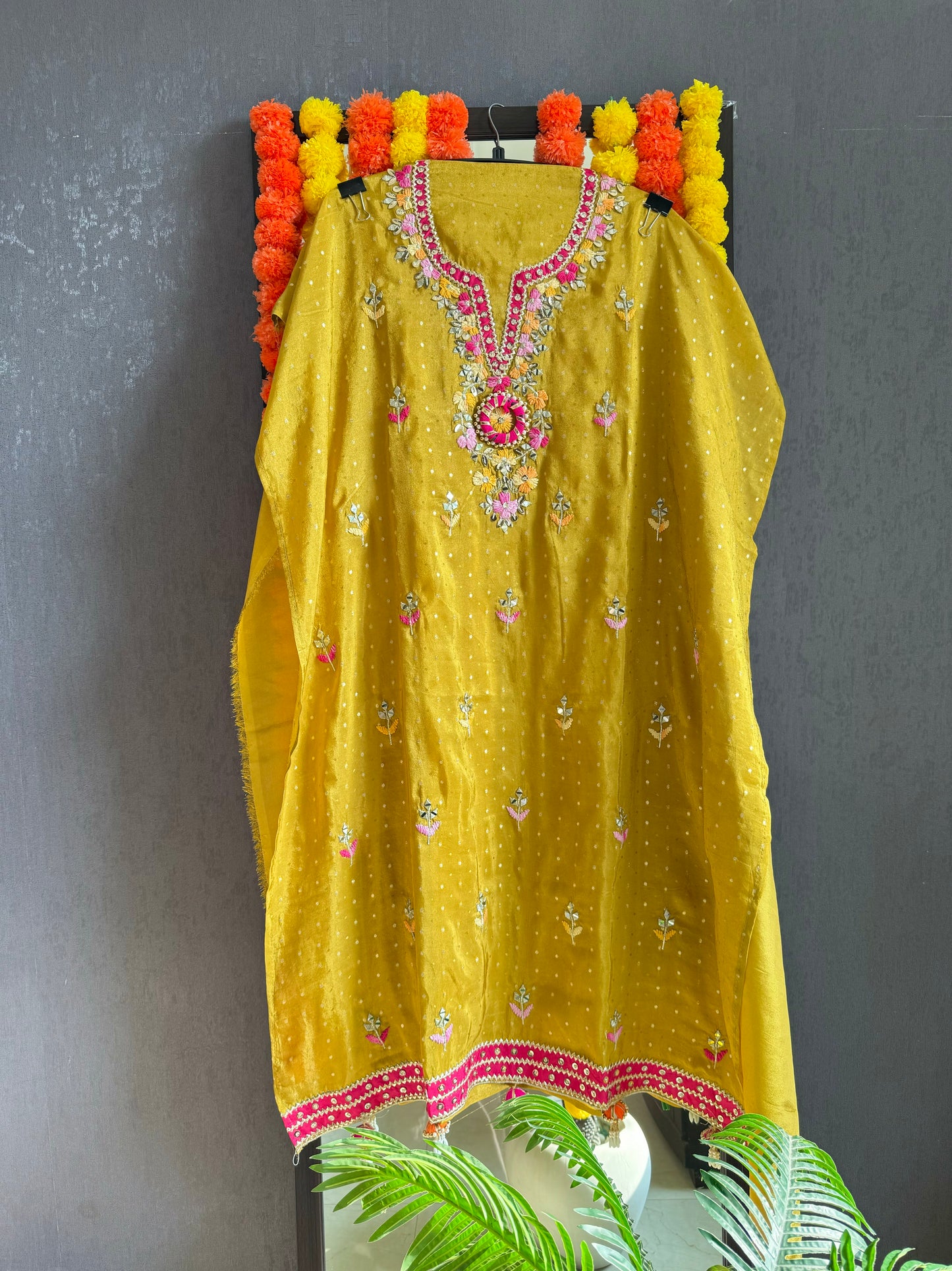 Luxurious Gotapatti Tissue silk suit