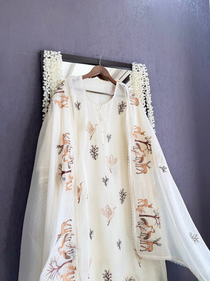 Luxurious Mul chanderi deers swans suit