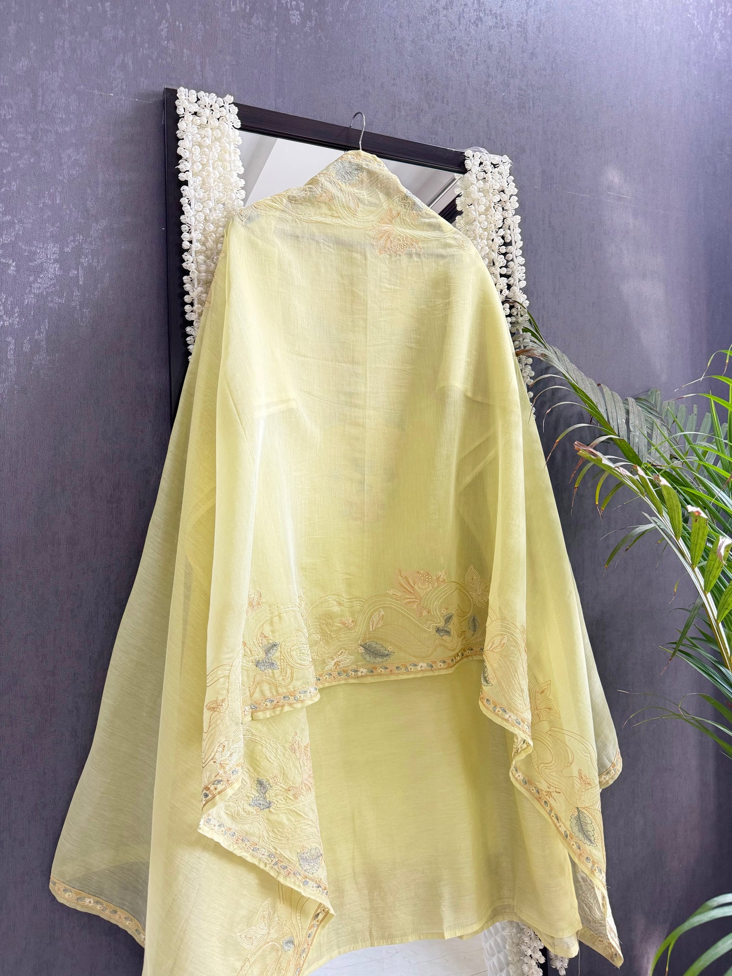 Luxurious Mul chanderi threadwork floral suit