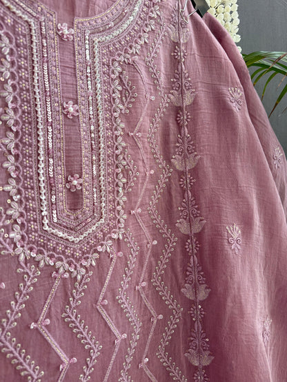 Luxurious Mul chanderi lucknowi bouquet suit