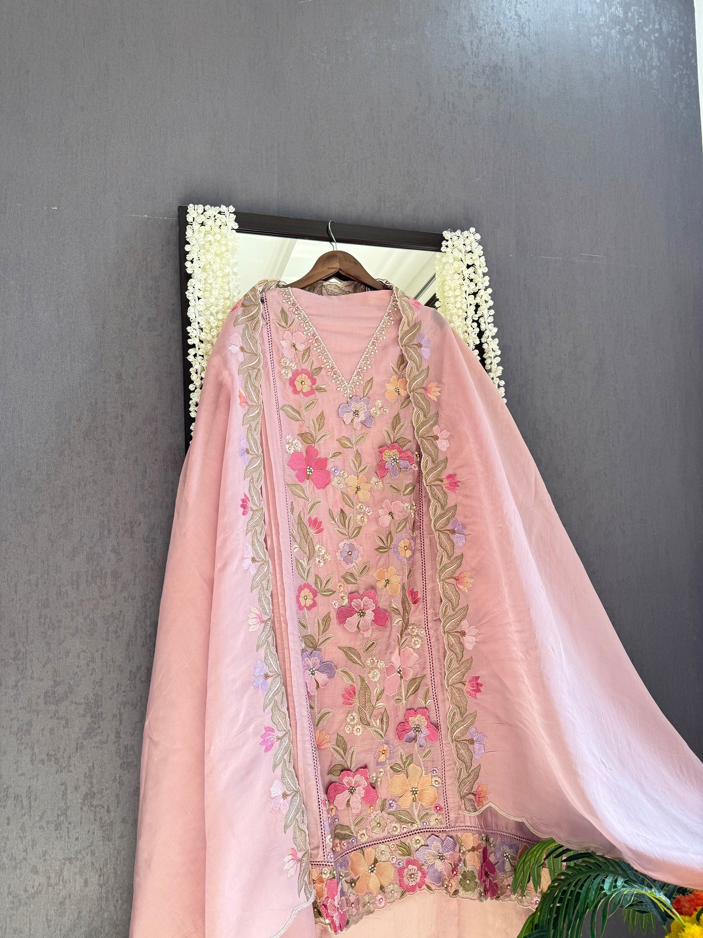 Luxurious organza appliqué work floral suit