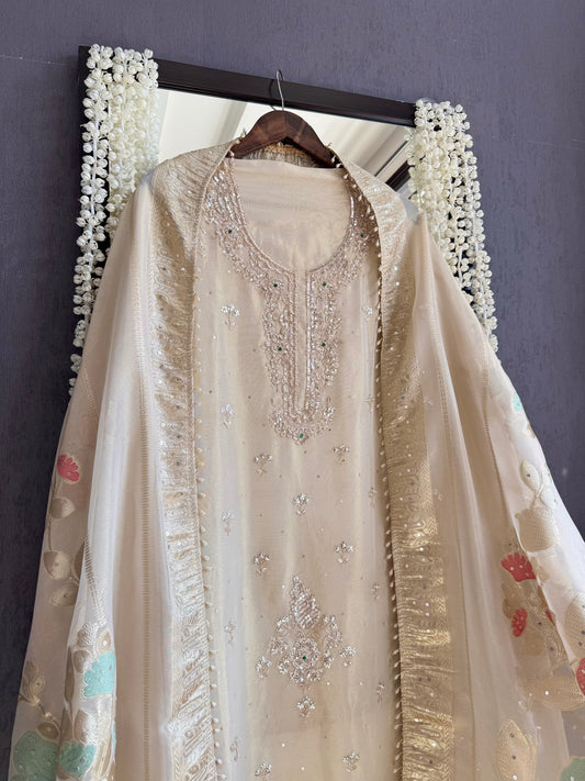 Luxurious handwork suit