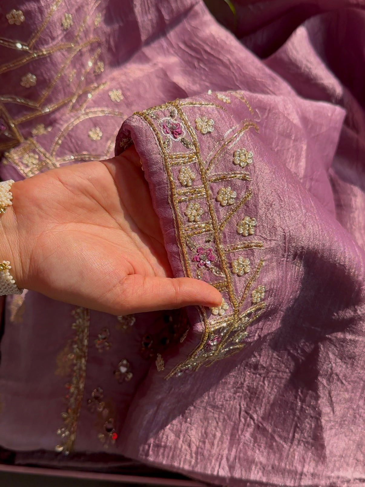 Luxurious Heeramandi suit