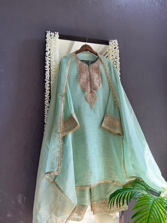 Luxurious crush tissue aari work set