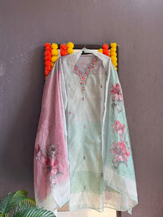 Pure linen v neck frenchknot suit