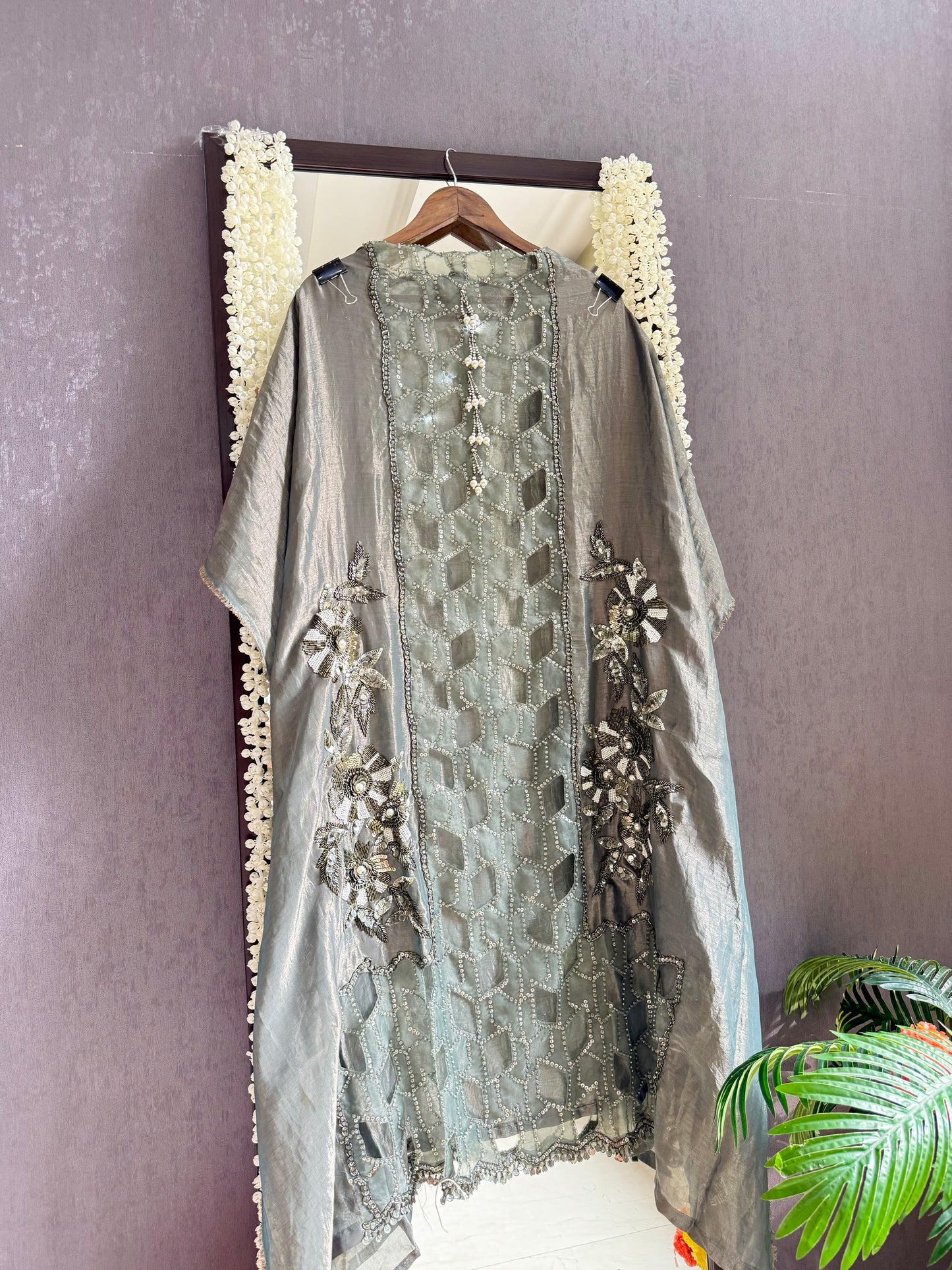 Luxurious cutwork Tissue silk suit