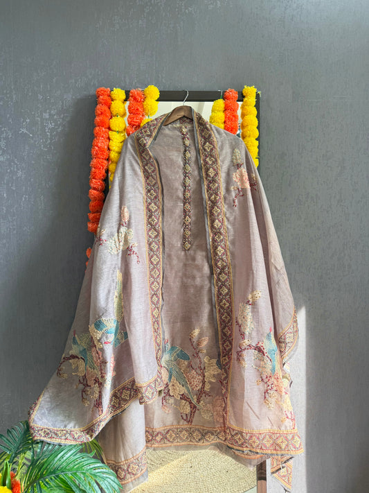 Pure linen swans frenchknot kantha work suit