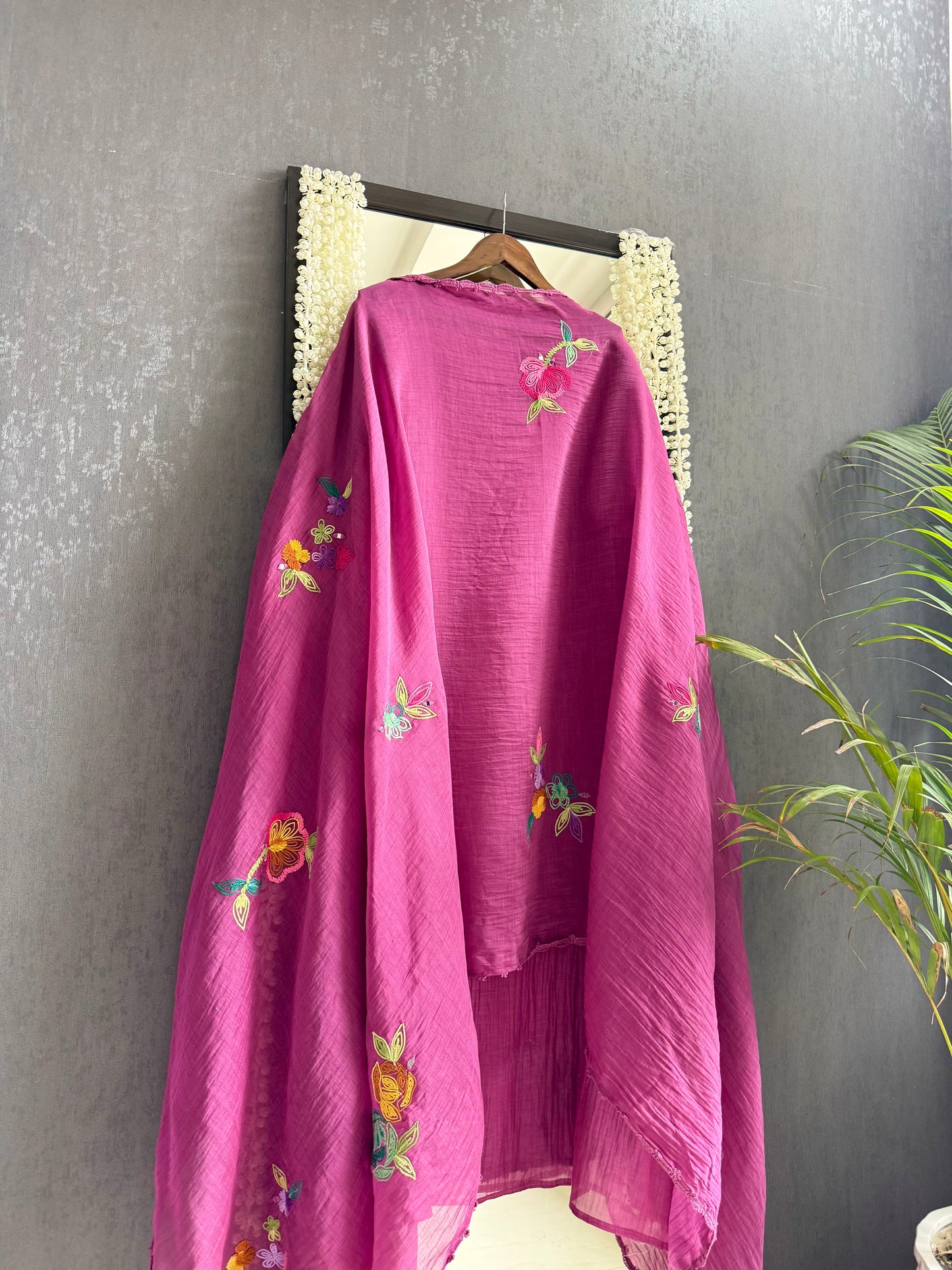 Luxurious Mul chanderi Frenchknot mirror work suit
