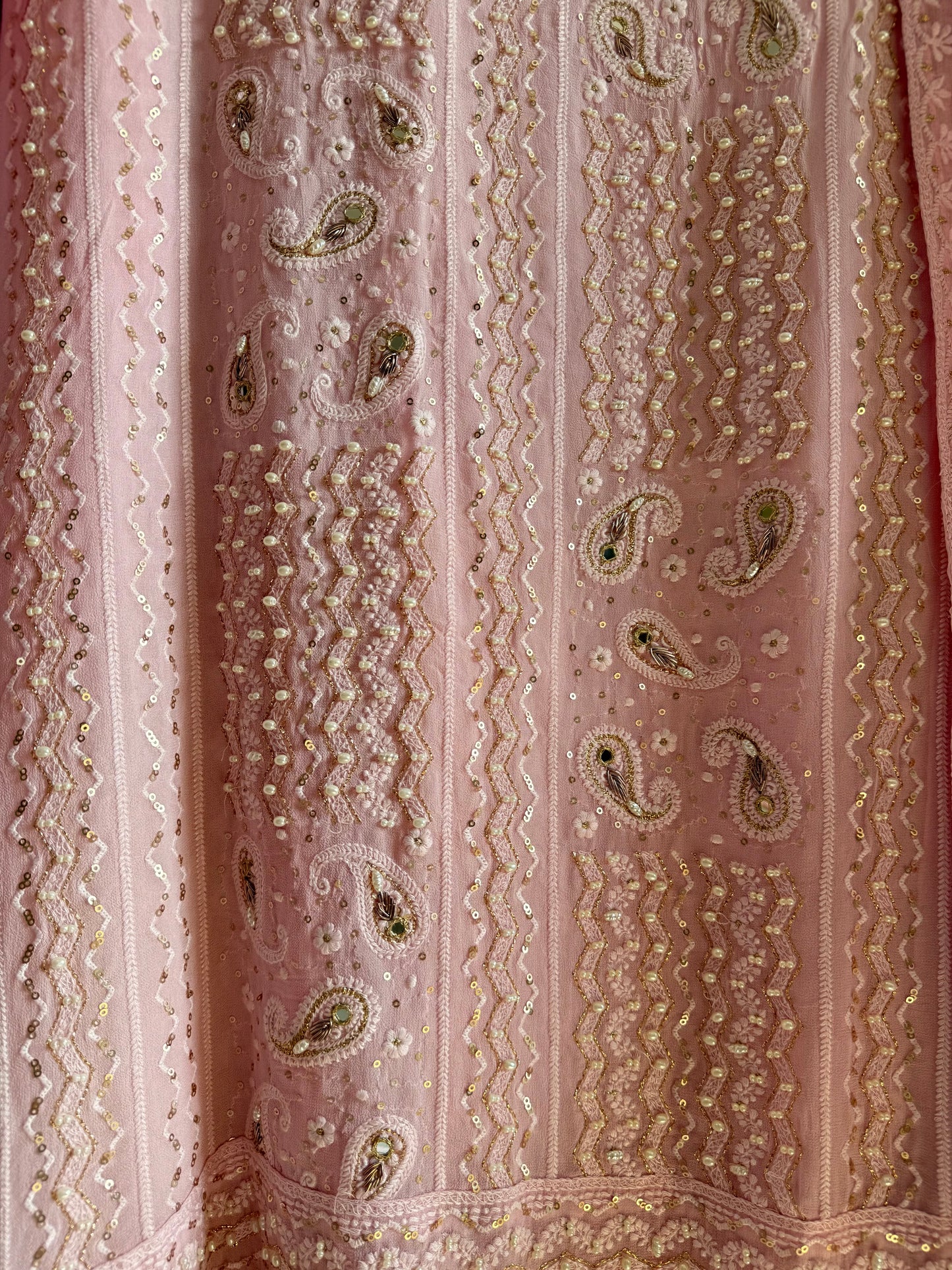 Lucknowi chikankari suit
