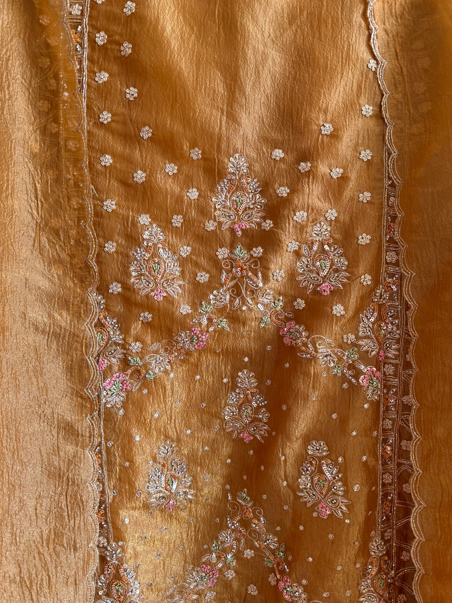 Luxurious Heeramandi suit