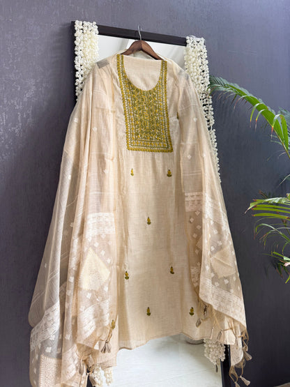 Linen frenchknot suit