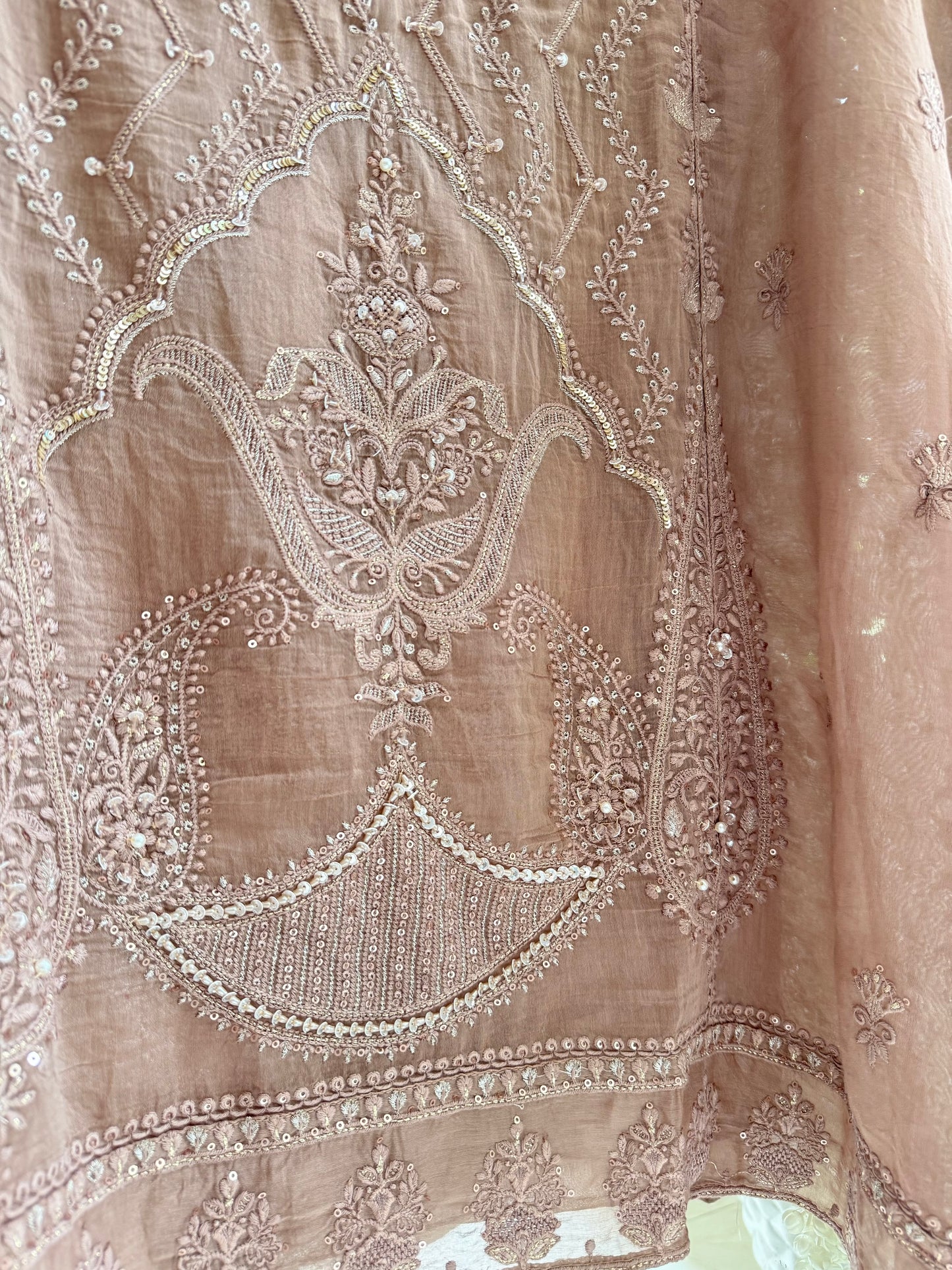 Luxurious Mul chanderi lucknowi bouquet suit