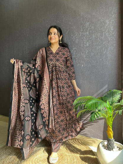 Alia cut printed suit set