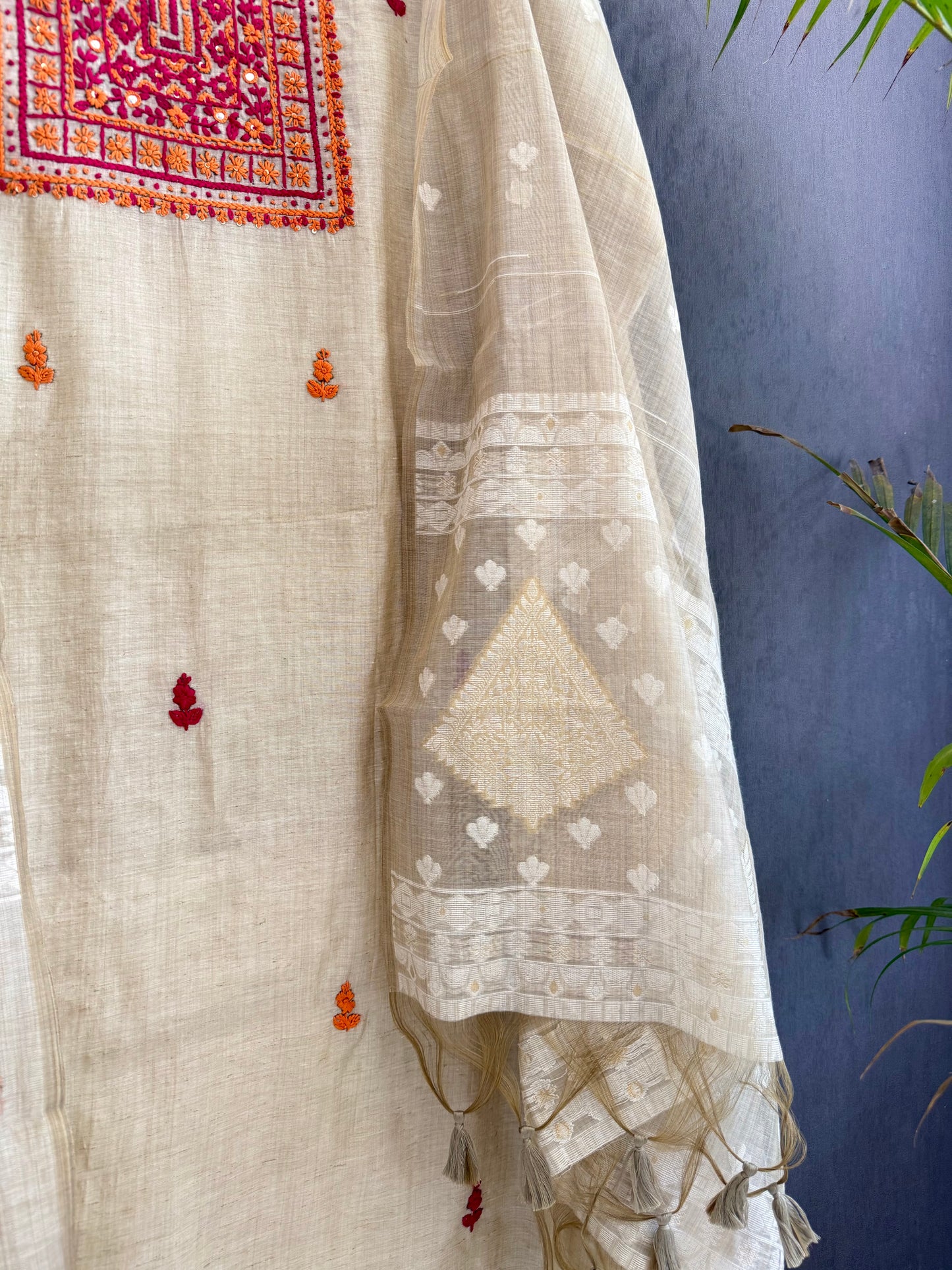 Linen frenchknot suit