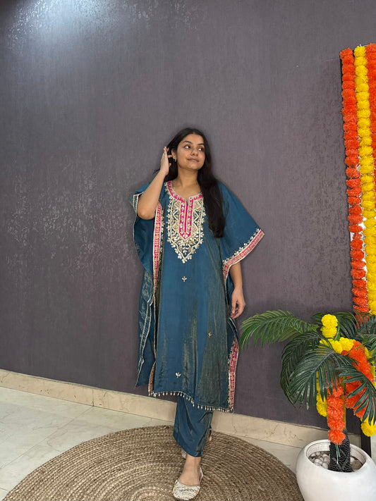 Gotapatti kaftan set