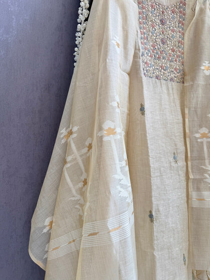 Linen gota frenchknot suit