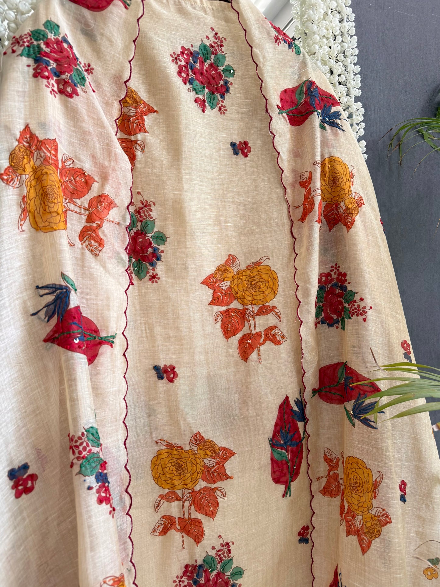 Linen floral frenchknot suit