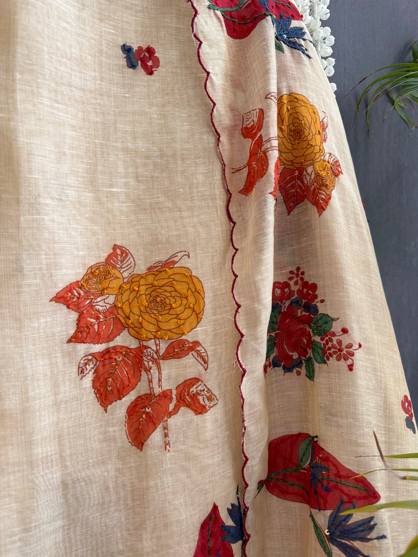 Linen floral frenchknot suit