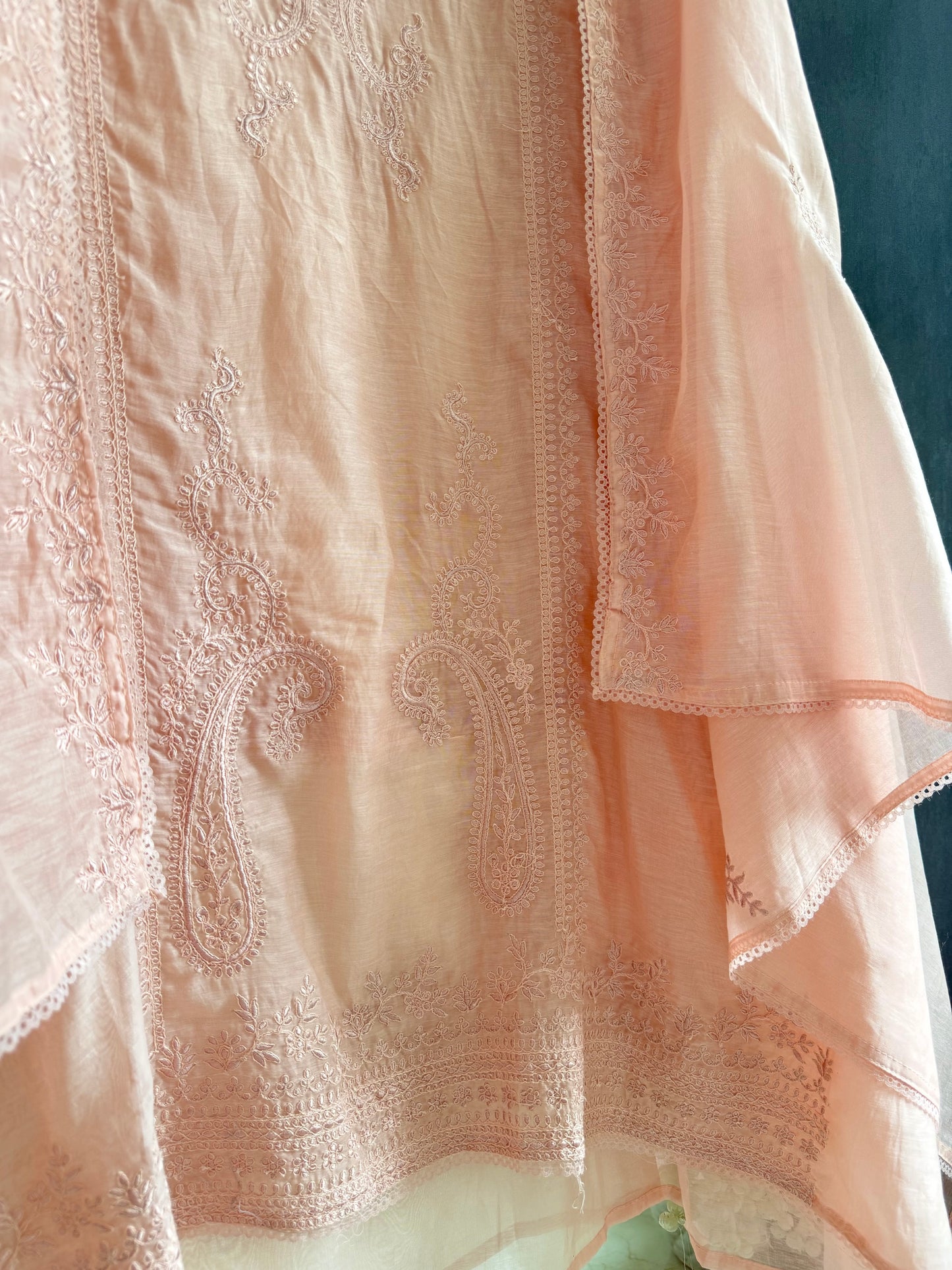 Luxurious Mul chanderi monochromatic thread work suit