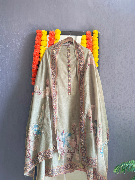 Pure linen swans frenchknot kantha work suit