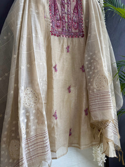 Linen paisley frenchknot suit