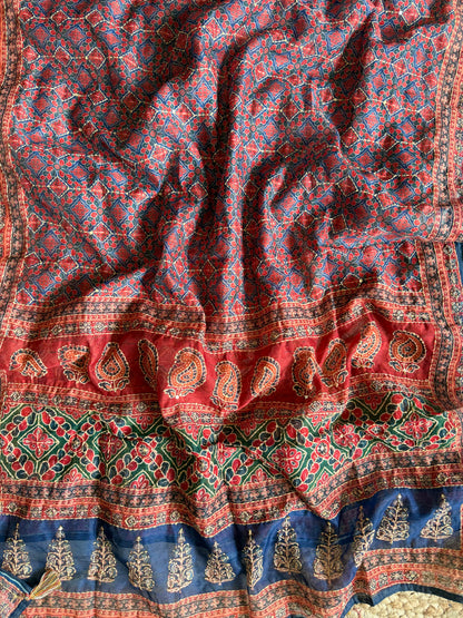 Maheshwari kantha work suit