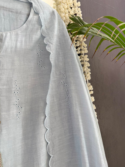 Luxurious Mul chanderi floral springs suit
