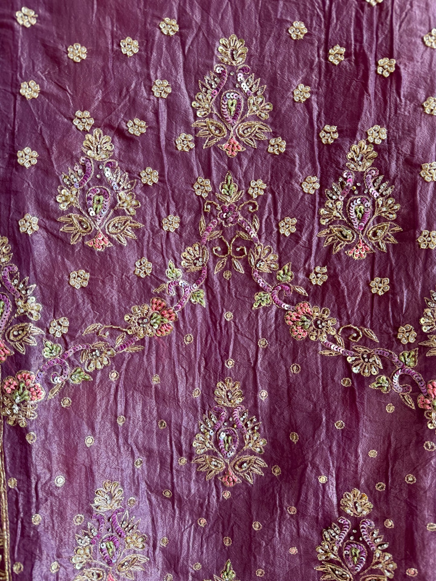Luxurious Heeramandi suit