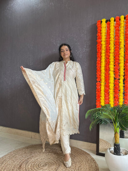 Benarsi Ivory set