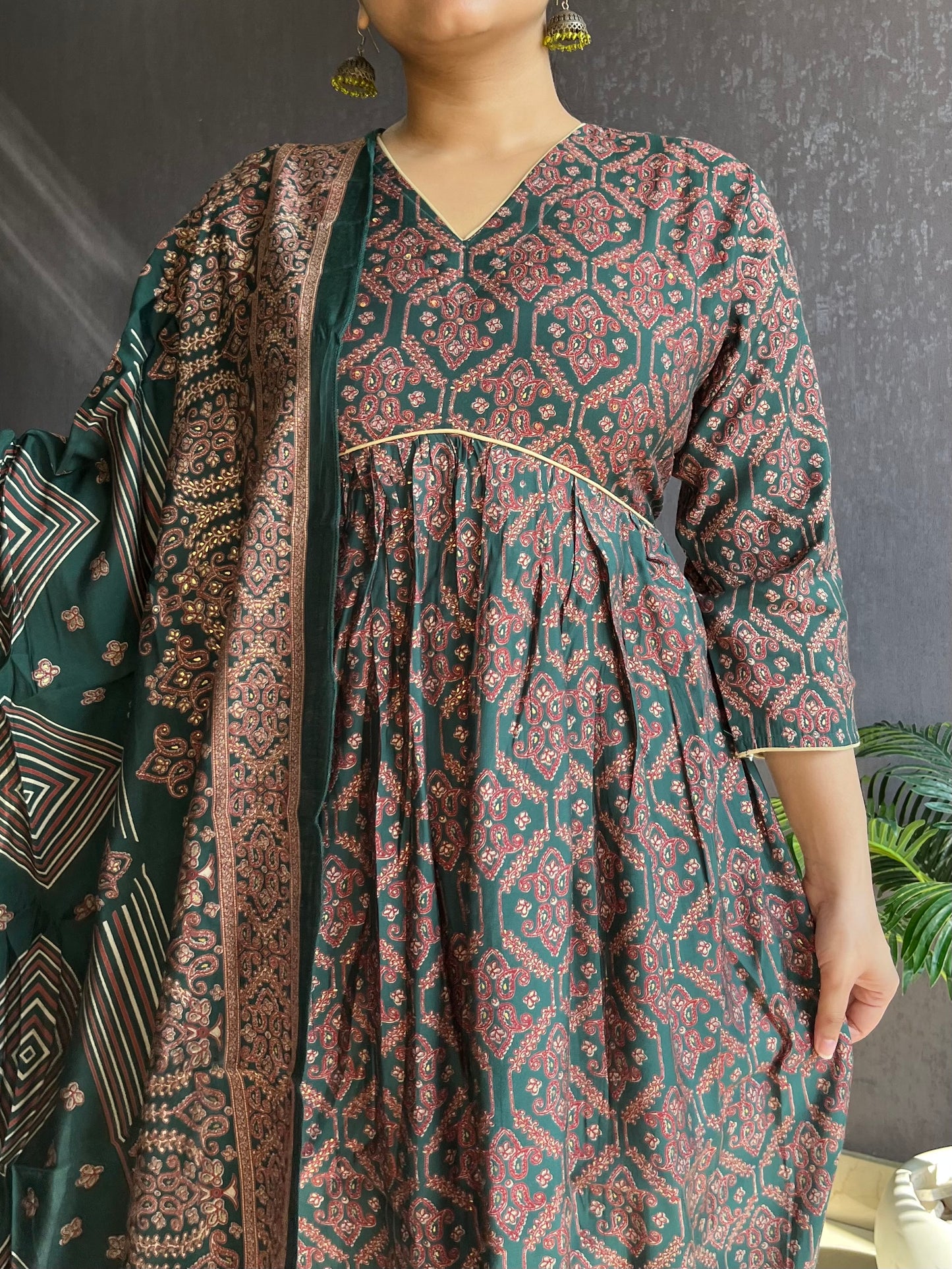 Alia cut printed suit set