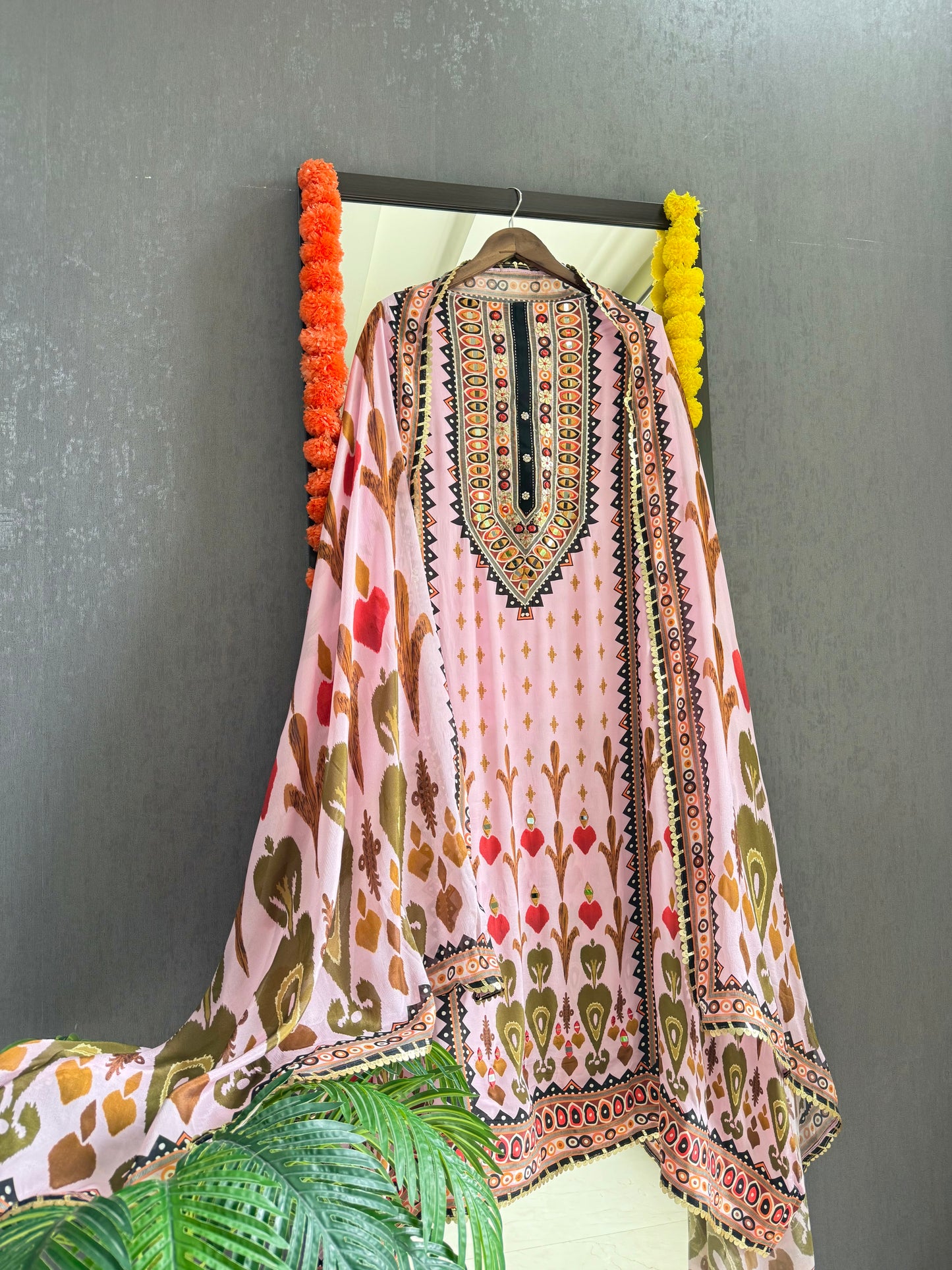 Pure crepe luxurious batik mirror suit