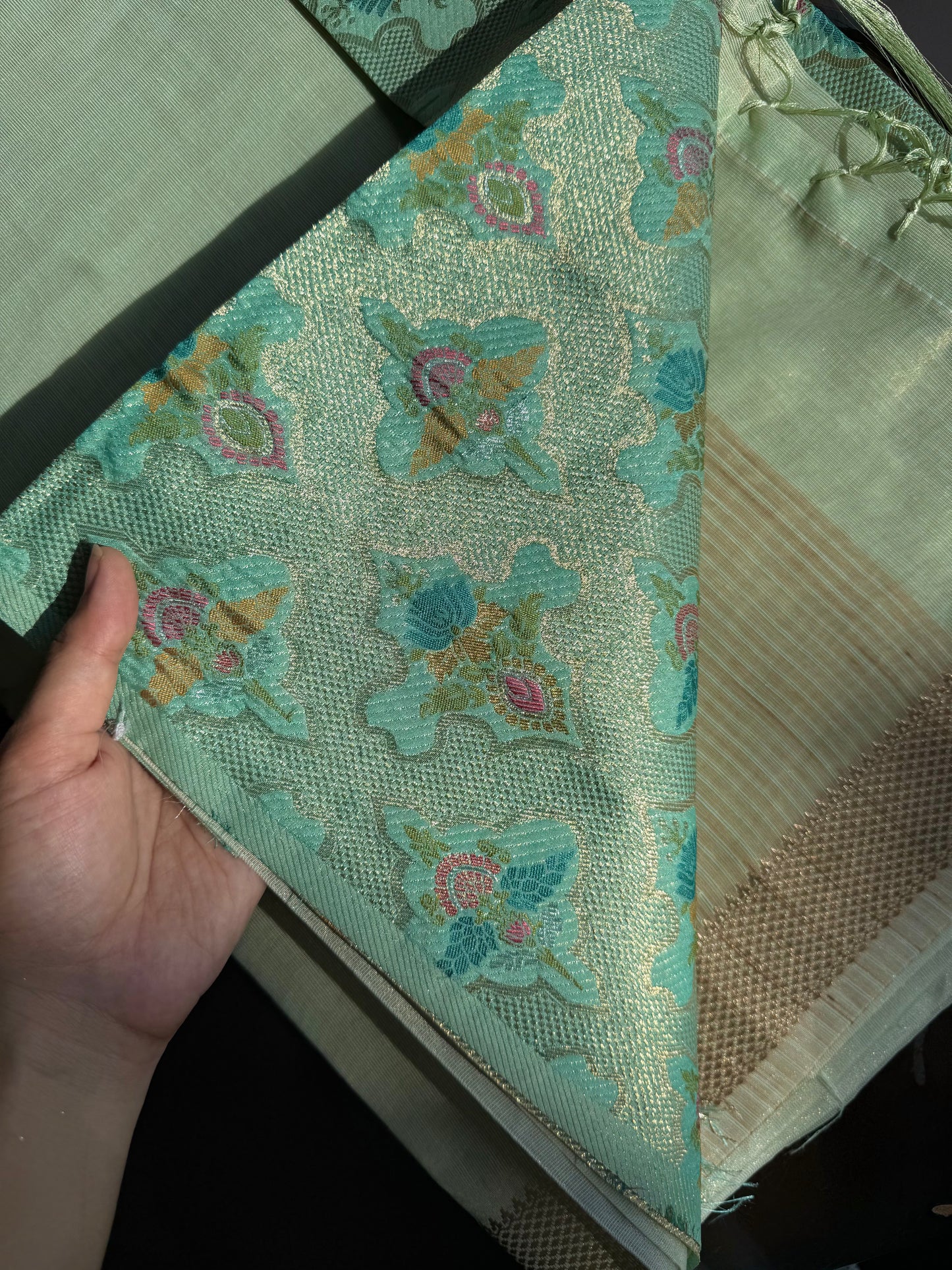 Soft tissue linen brocade saree