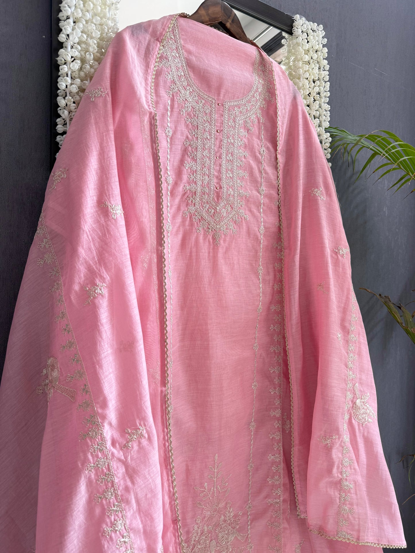 Luxurious Mul chanderi dori sitara suit