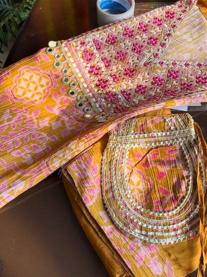 Luxurious kaftan mirror work set