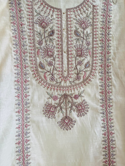Luxurious Mul chanderi antique dori sitara suit