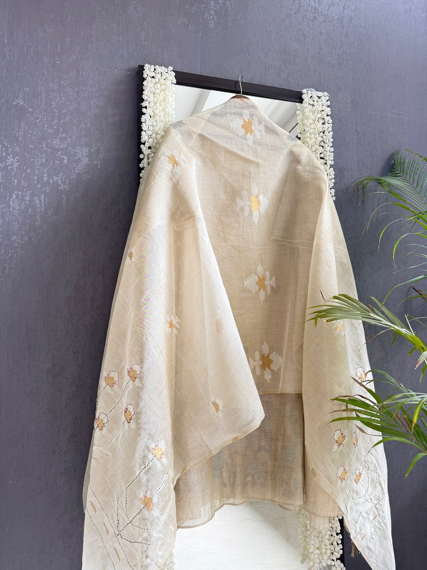 Linen handpainted frenchknot suit