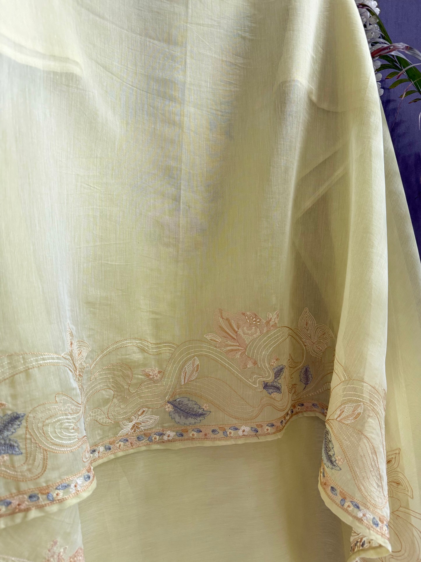 Luxurious Mul chanderi threadwork floral suit