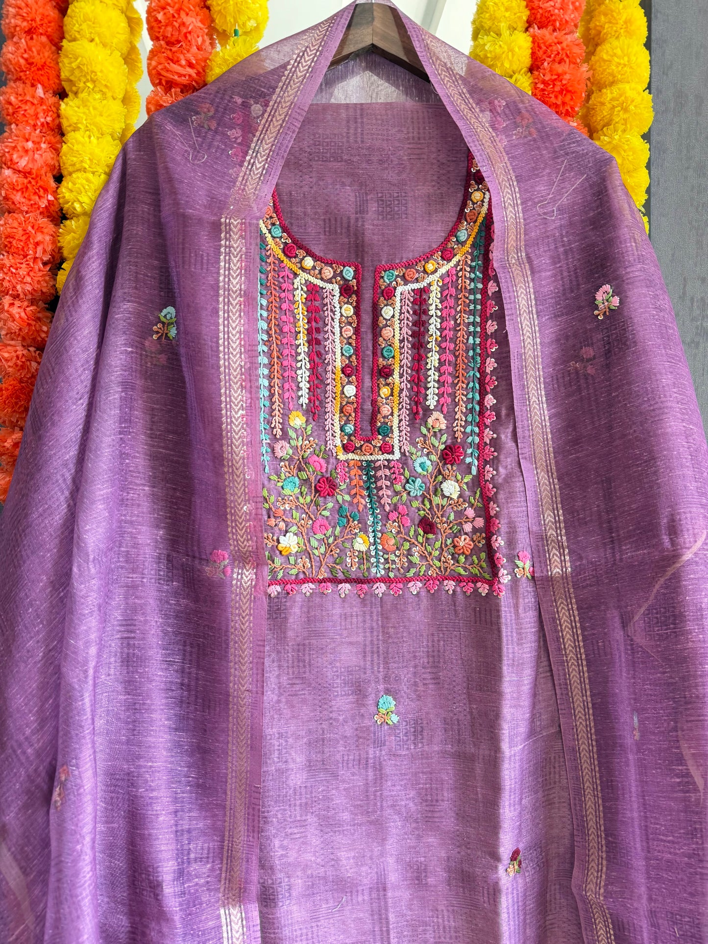 Premium linen handwork frenchknot suit