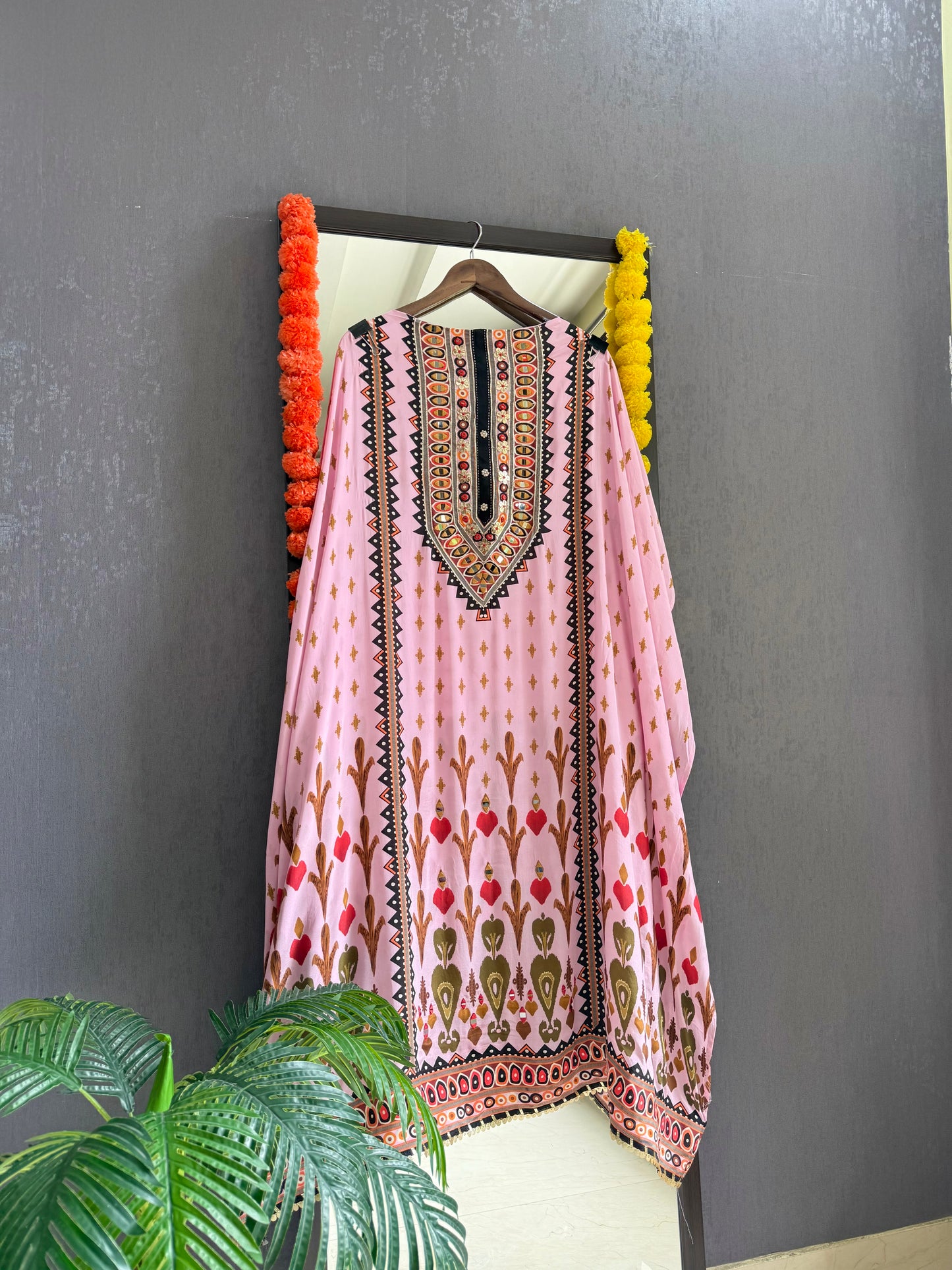 Pure crepe luxurious batik mirror suit