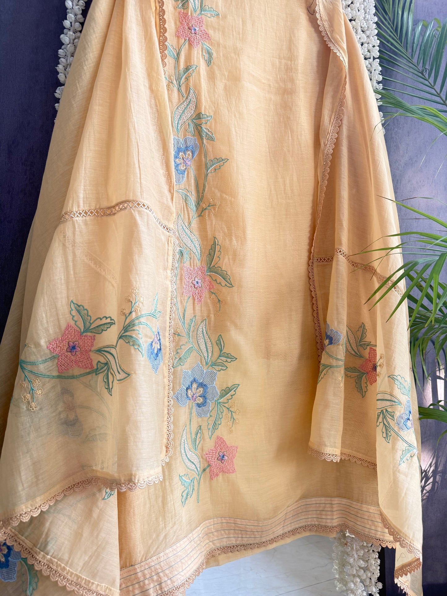 Luxurious Mul chanderi threadwork floral veil suit